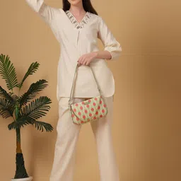 Anouk Ethnic Motifs Printed PU Structured Shoulder Bag image 3