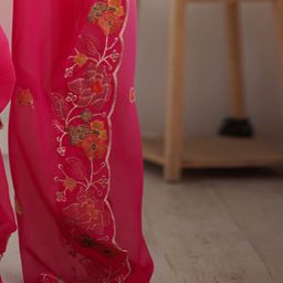 Anouk Floral Sequinned Poly Georgette Saree with Matching Blouse image 4