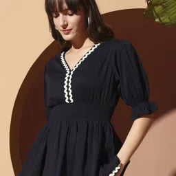 ZWERLON Puff Sleeve V-Neck Smocked Top-picture-45