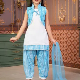BAESD Girls Floral Printed Sleeveless Sequinned Straight Kurta With Patiala & Dupatta-image-38