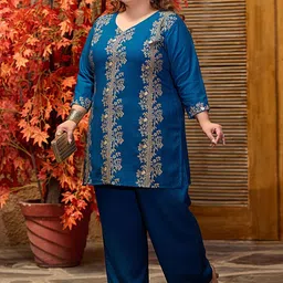 PrettyPlus by Desinoor.com Printed Tunic With Trousers Co-Ords image 2