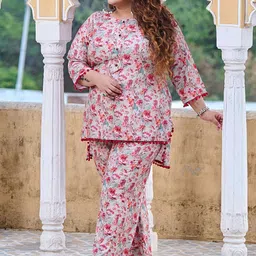 PrettyPlus by Desinoor.com Printed Regular Kurta with Palazzos image 4