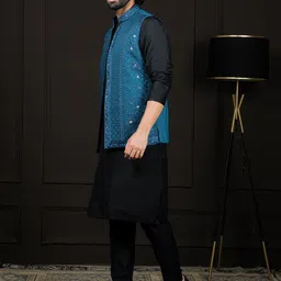 VASTRAMAY Men Regular Sequinned Kurta with Pyjamas image 2