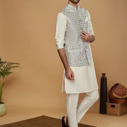 KISAH Mandarin Collar Long Sleeves Regular Kurta With Pyjamas & Nehru jacket image 4