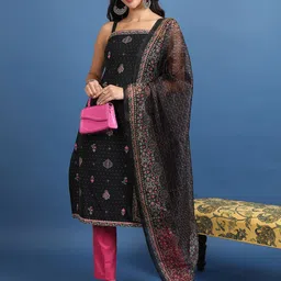 Vishudh Black Floral Printed Regular Kurta With Trousers & Dupatta-10
