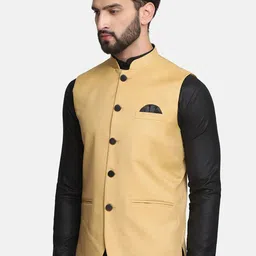 TAHVO Men Gold-Colored Solid Nehru Jacket image 4
