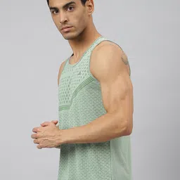 Alcis Men Anti-Static Slim-Fit Distance Running Singlet image 4