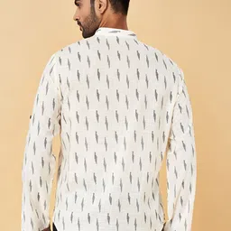 indus route by Pantaloons Abstract Printed Thread Work Pathani Kurta image 4