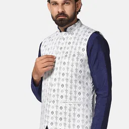 TAHVO Geometric Printed Nehru Jacket image 4