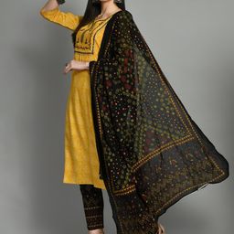DOISA Bandhani Printed Regular Thread Work Kurta with Trousers & Dupatta image 4