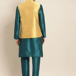 SOJANYA Mandarin Collar Regular Kurta With Pyjamas & Nehru Jacket image 4