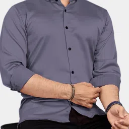 Men Regular Fit Solid Spread Collar Party Shirt-image-93