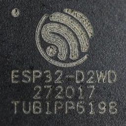 ESP32-D2WD Dual-core 32-bit MCU 2.4 GHz Wi-Fi BT/BLE SoC 48-Pin QFN-18