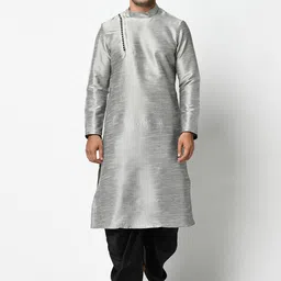 DEYANN Men Silver-Toned & Black Solid Kurta with Dhoti Pants-38
