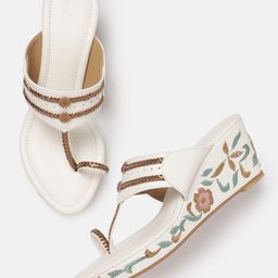 House of Pataudi Floral Embroidery Detail Wedges-28