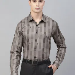 MANQ Men Brown Smart Printed Semiformal Shirt-image-98