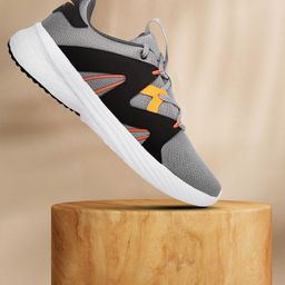 Reebok Men Grey & Black Woven Design Ultrafit Running Shoes-image-96