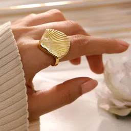 Rubans Voguish 18K Gold Plated Adjustable Shell Motif Ring-41