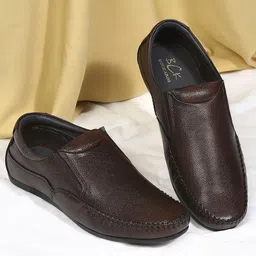 Buckaroo Men Textured Leather Formal Slip-On Shoes-picture-15