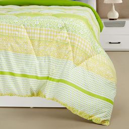 Amazon Brand - Solimo Xander Microfibre Printed Comforter, Single, 200 GSM, Green and Yellow image 3