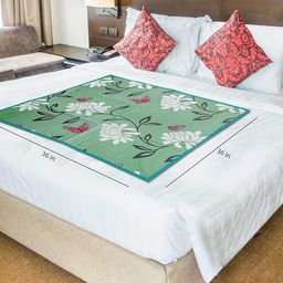 CASA-NEST Waterproof Bed Server/Food Mat/Bedsheet Protector/Reversible in 3 Layered Heavy Material(Colour and Print Might Vary According to Availability) SERVER002 (REVERSIBLE8) image 3