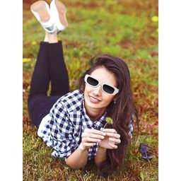 izaan mart Women's Retro Driving Rectangular Mirrored Sunglasses White Frame, Black Lens (Medium, Set Of 1) image 5