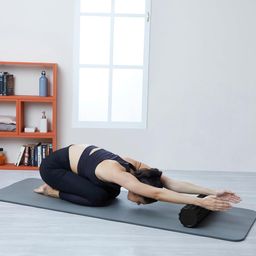 Amazon Brand - Symactive Soft Grid Foam & Deep Tissue Foam Roller For Deep Tissue Massage, Exercise, Fitness, Back Pain, and Physiotherapy, (Black, 18'' x 5'', 45 cm) image 4