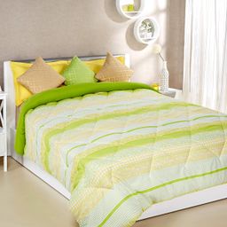Amazon Brand - Solimo Xander Microfibre Printed Comforter, Double, 200 GSM, Green and Yellow image 3