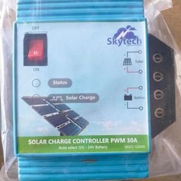 Generic PREMIUM SOLAR CHARGE CONTROLLER PMW30A WITH AUTO SELECT 12V TO 24V BATTERY image 1