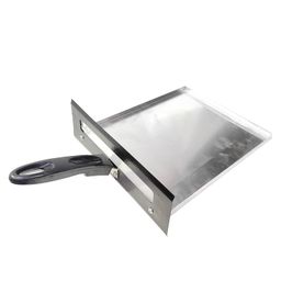 Wellberg Electric Tandoor & Grill Barbeque For Naan & Roti Medium Size Electric Tandoor with 4 skewers, 1 Grill, 1 Magic Cloth, 1 GLove 4 Rubber Legs, 1 Handle, 1 Recipe Book, 1 Pizza Cutter image 4