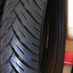 MRF Nylogrip Zapper-C 100/90-17 55P Tubeless Bike Tyre, Rear image 4