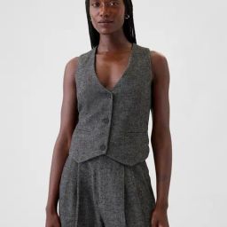 GAP Grey Solid Sleeveless Waistcoat-image-35