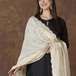 Dupatta Bazaar Embroidered Dupatta with Sequinned image 3