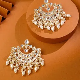 Yellow Chimes Gold-Plated Kundan Studded Crescent Shaped Chandbalis Earrings-10