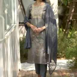 Women Ethnic Motifs Printed Kurti with Trousers & Dupatta-30