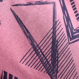 Evimo Single Jersey Knit Above Knee Length Shorts With Abstract Triangles Print - Plum image 3