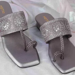 Metro Women's Gun Metal Toe Ring Sandals-picture-25