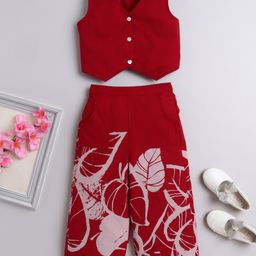 The Magic Wand Cotton Woven Sleeveless Solid Top & Leaves Printed Pant Set - Maroon-image-21