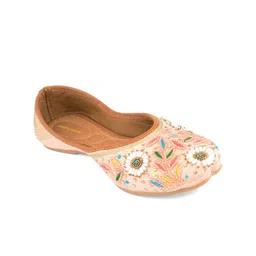 Anouk Women Embellished Ethnic Mojaris Flats-32