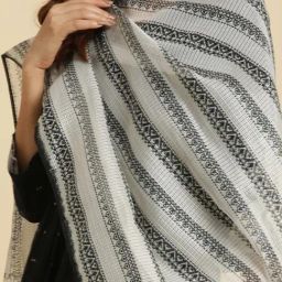 W White Printed Dupatta image 4