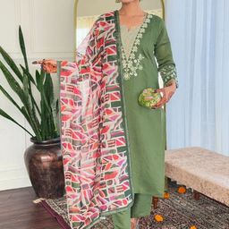 Moda Rapido Floral Embroidered Regular Thread Work Kurta with Trousers & Dupatta-42