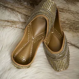 House of Pataudi Embroidered Mojaris-37