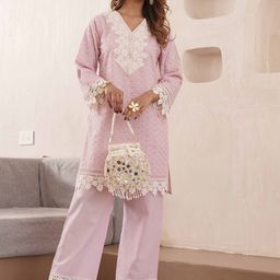 House of Pataudi Embroidered V-Neck Pure Cotton Tunic & Trouser-image-99