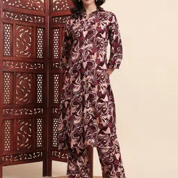 AAYUMI Women Abstract Printed Kurta with Trousers-picture-21