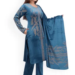 WOOL 4U Women Ethnic Motifs Printed Regular Kurta with Trousers & With Dupatta image 4