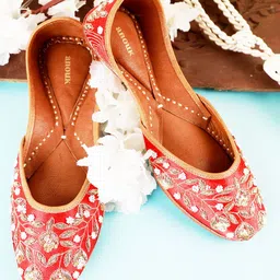 Anouk Women Embellished Mojaris-image-17