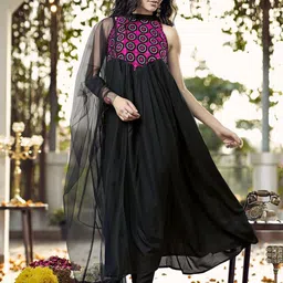 Tikhi Imli Women Solid Embroidered Kurta with Trousers & Dupatta-picture-13