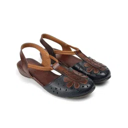 PEPPER Women Textured Ethnic One Toe Flats with Laser Cuts-24