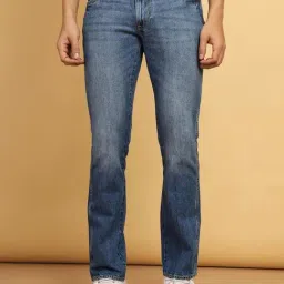 Wrangler Millard Blue Straight Fit Heavily Washed Cotton Jeans-picture-22