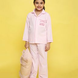 Knitting Doodles Pure Cotton Yarn Dyed Placement Text Embroidered & Pencil Striped Night Suit - White And Pink-image-44